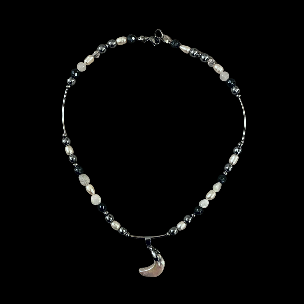 the luna necklace